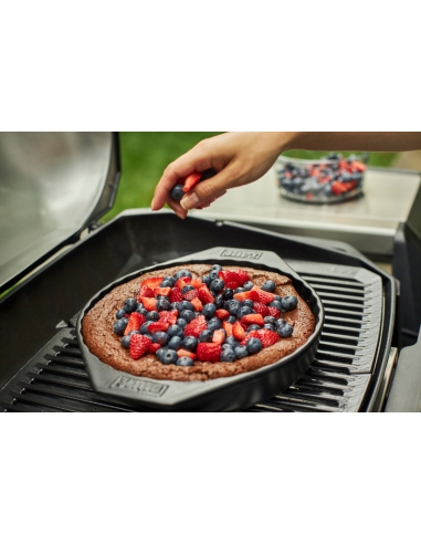 Victoria bizcocho en un molde para horno en placa de madera [tierra] hacer  un pastel' (10 de 46 Fotografía de stock - Alamy